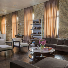 Grand salon de style loft