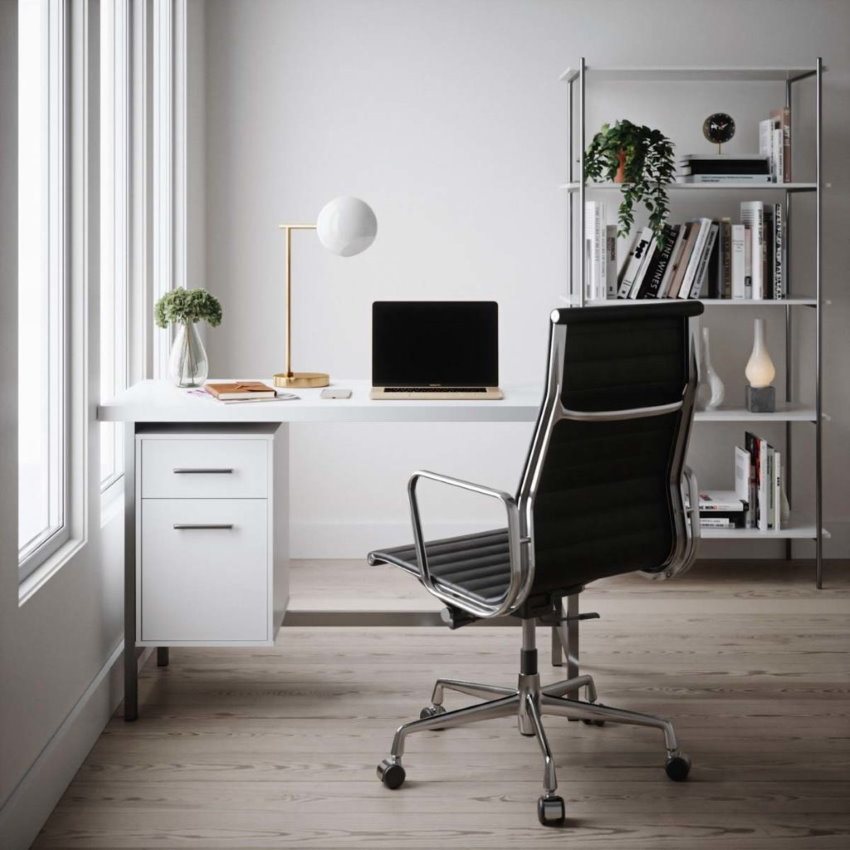 Chaise de bureau en métal dans le bureau à domicile