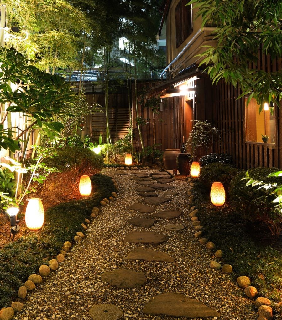 Lighting a gravel path in a garden