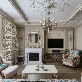 Decorazione del soffitto neoclassico