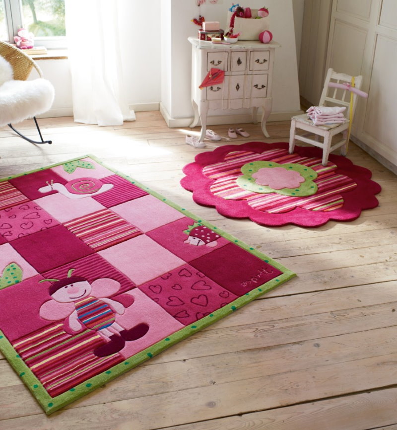 Magnifique tapis en soie rose