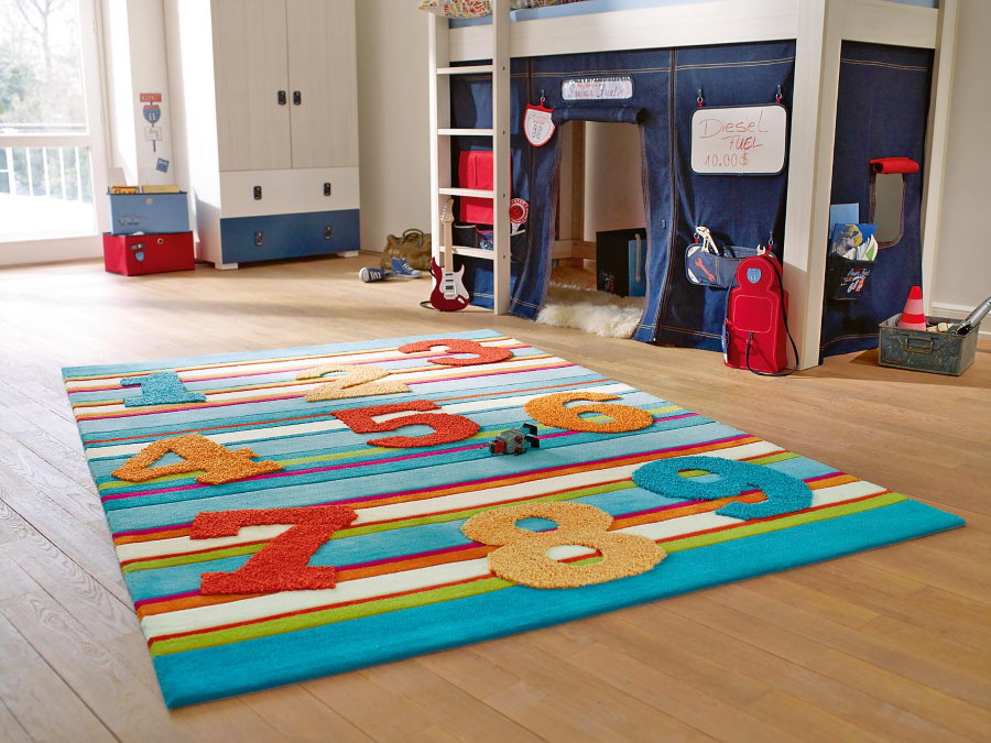 Tapis de laine brillant pour une chambre d'enfant