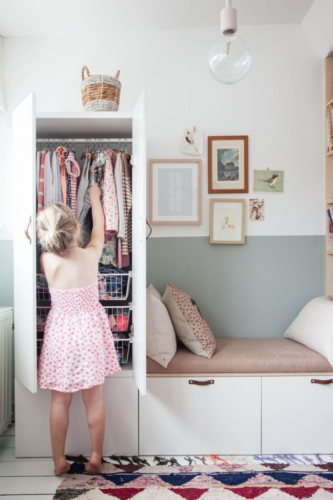 Commode étroite pour petite fille