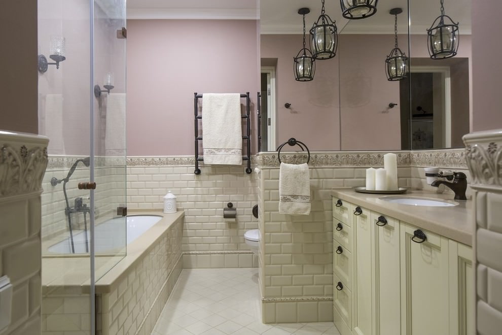 interno del bagno in stile americano