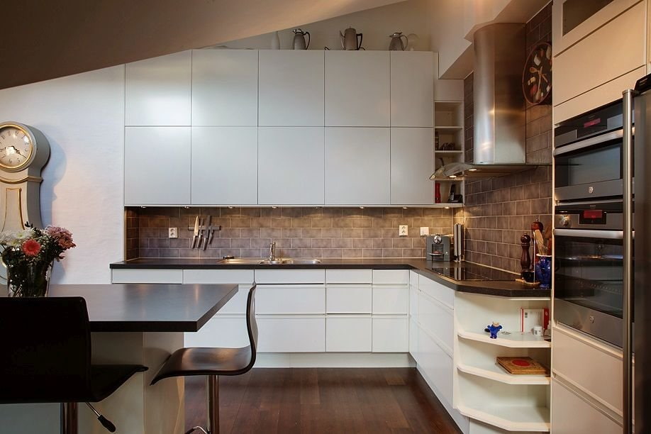 decorative stucco in the kitchen under a brick