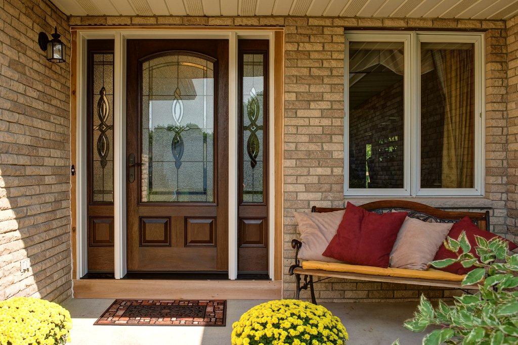 photo de conception de porte d'entrée en bois