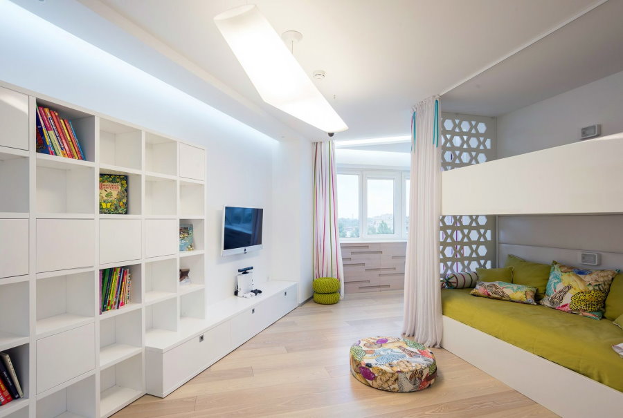 Chambre blanche high-tech pour deux enfants