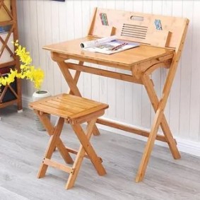 tables pour enfants avec une chaise photo décor