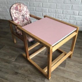 tables pour enfants avec des idées de conception de chaise haute