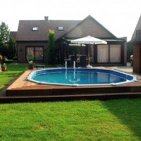 Frame pool inside a wooden podium