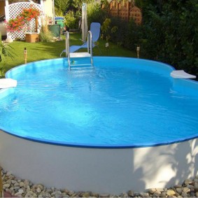 Gravel frame pool