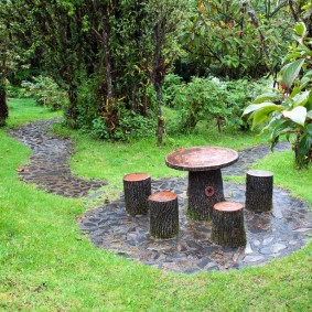 Meubles de jardin en moignon de bois