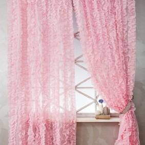 Tulle rose avec de belles draperies