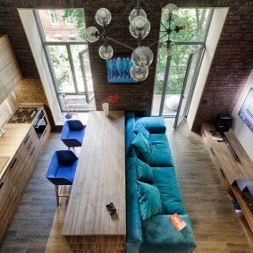 Studio carré dans un style loft