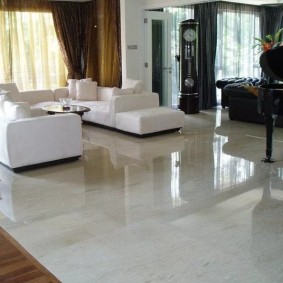 Polymeric flooring in the living room