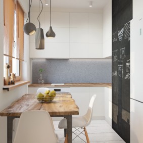 Table de cuisine avec surface en bois