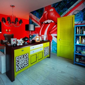 Chambre intérieure lumineuse dans un style pop art