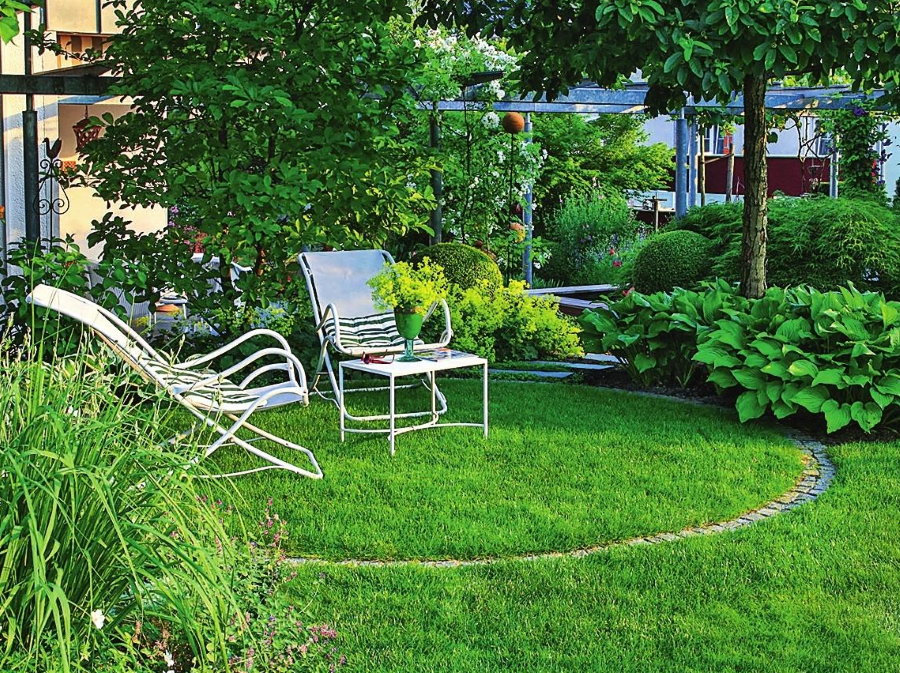 A nook for relaxing in the garden after work