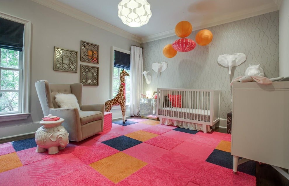 Tapis rose pour la chambre des enfants