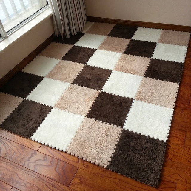 Tapis doux sur parquet