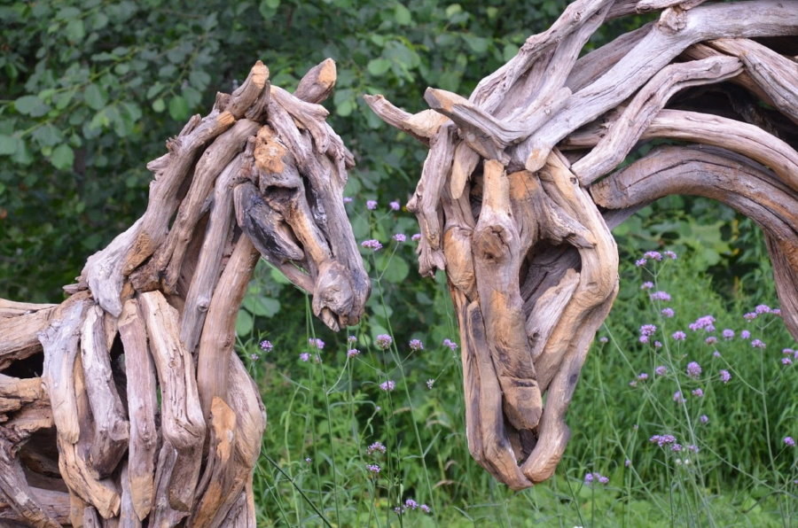 Décoration de jardin bricolage avec artisanat en bois