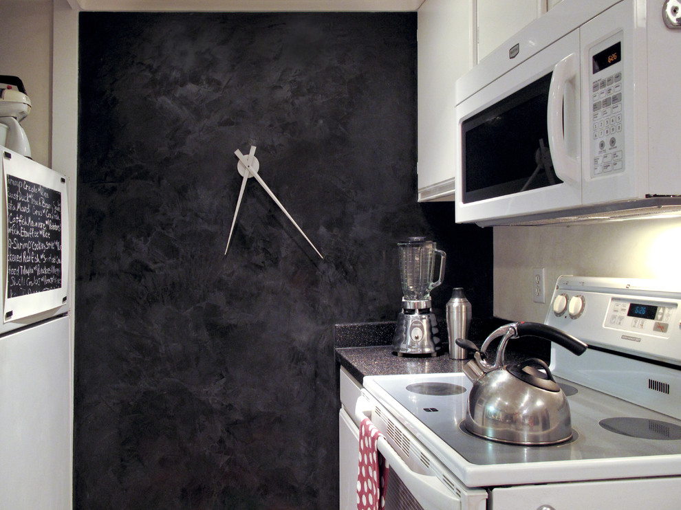 black decorative stucco in the kitchen