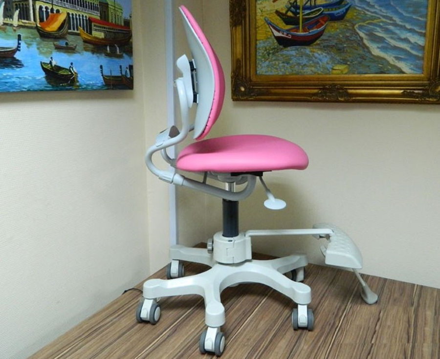 Chaise orthopédique avec revêtement rose