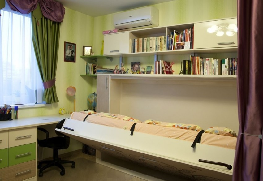 Chambre d'adolescent avec un lit transformable