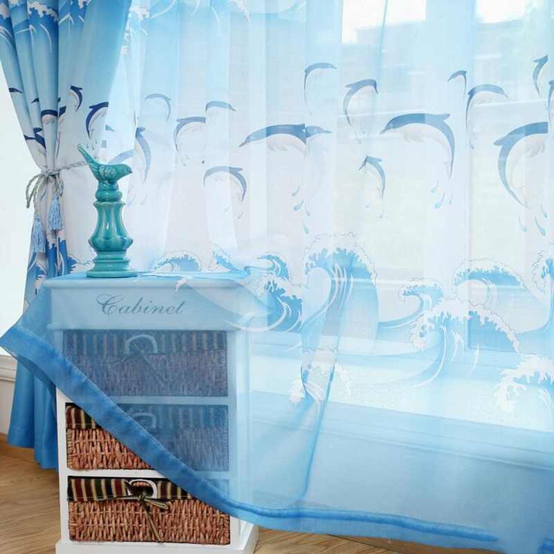 Tulle bleu pour chambre de garçon d'âge préscolaire