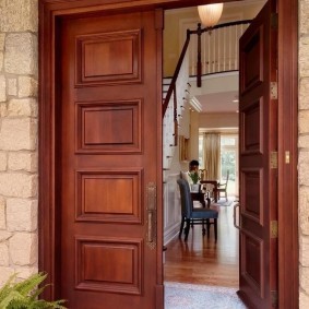 portes d'entrée en bois