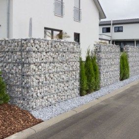 idées de décoration de clôture gabion