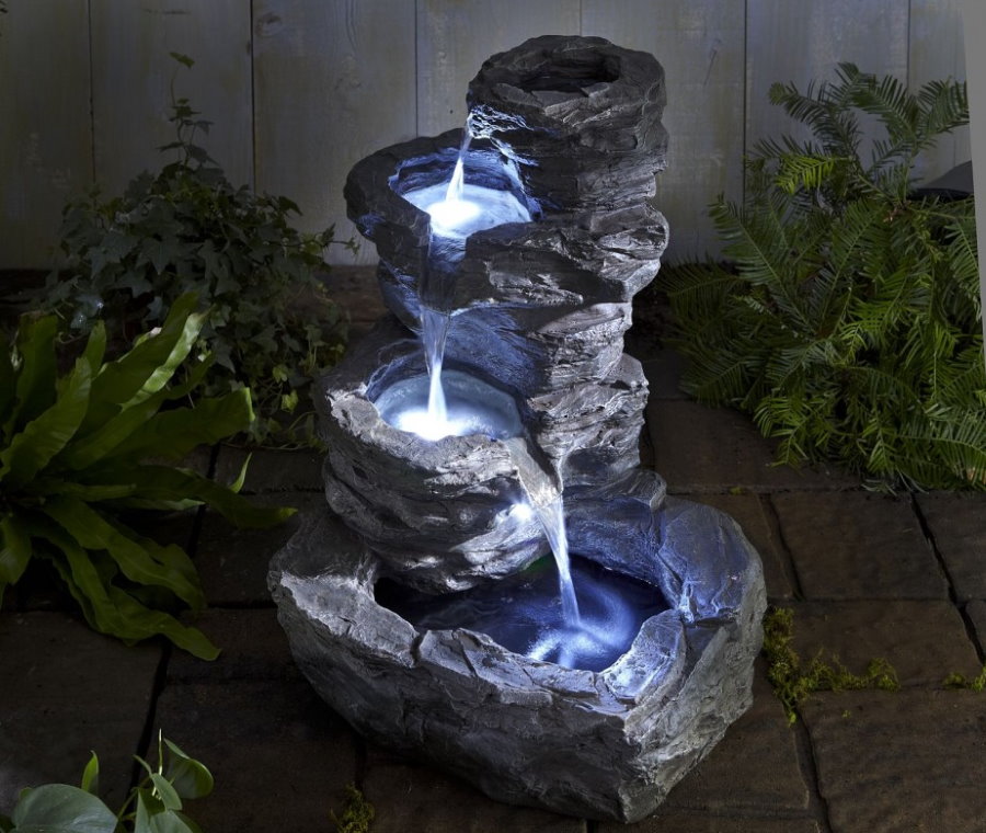 Fontaine décorative à l'intérieur de la chambre des conjoints