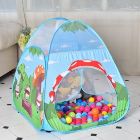 tente maison pour enfants avec des boules