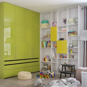 Armoire enfant avec façades brillantes