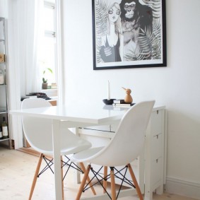 Table scandinave blanche