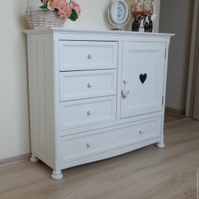 dresser for a children's room