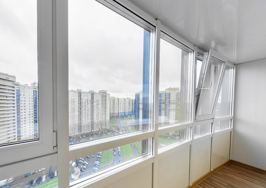 Triple glazed windows on the insulated balcony