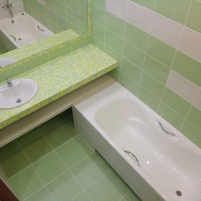 couler sur le décor de la salle de bain